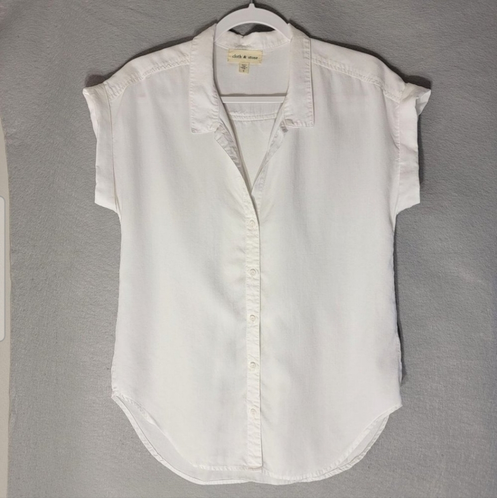 SOLD Cloth and Stone Anthropologie White Button Shirt Sz S Short Rolled Sleeve